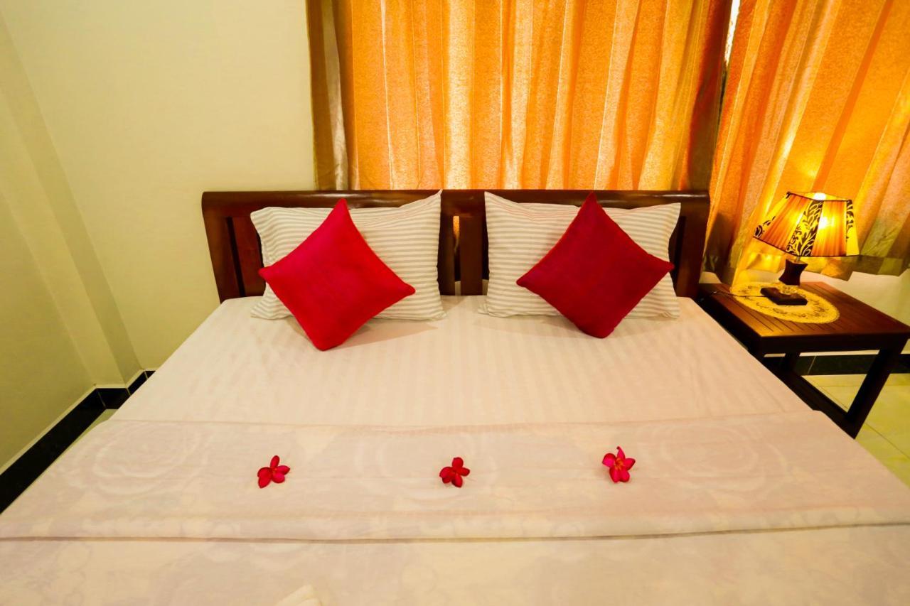 Blue Diamond Hostel Баттамбанг Экстерьер фото
